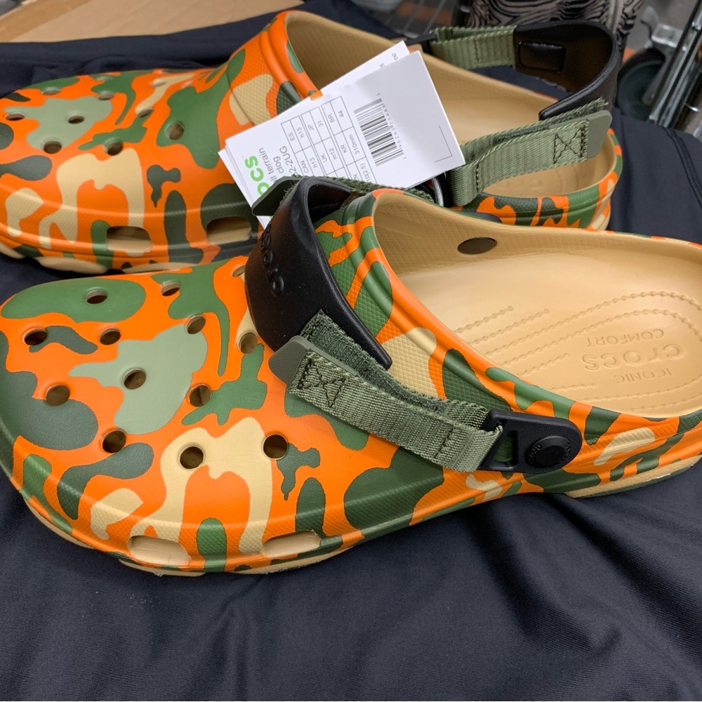 Men’s crocs